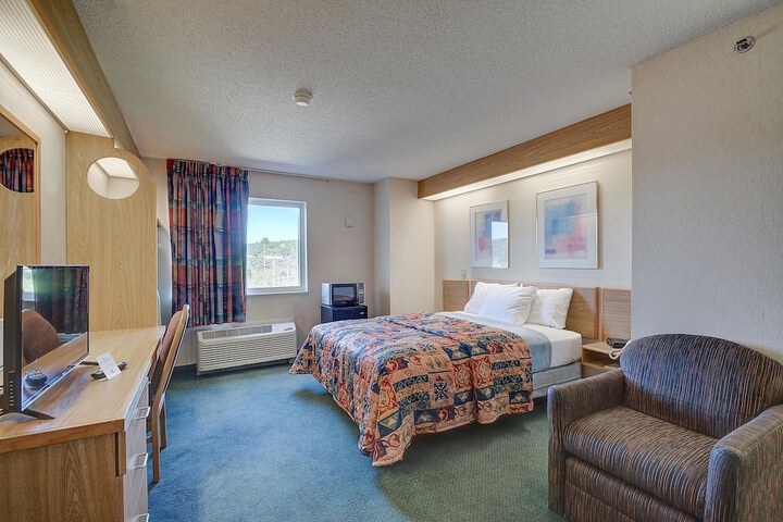 Room 10 of 19