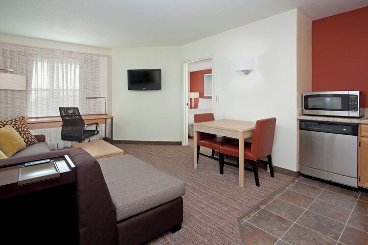 Room 27 of 44