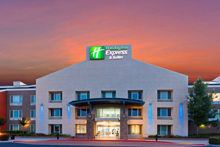 Hotel 2 of 32