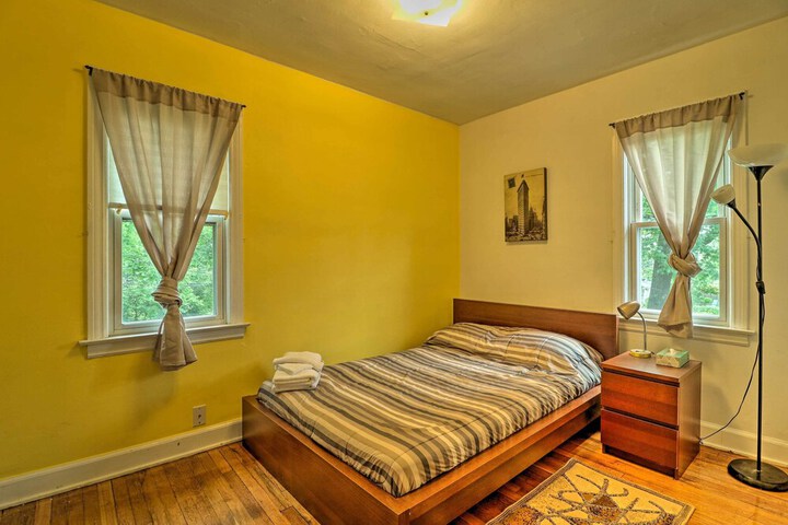 Cozy Duplex: Half Mi to Magic Bag & Woodward Ave!
