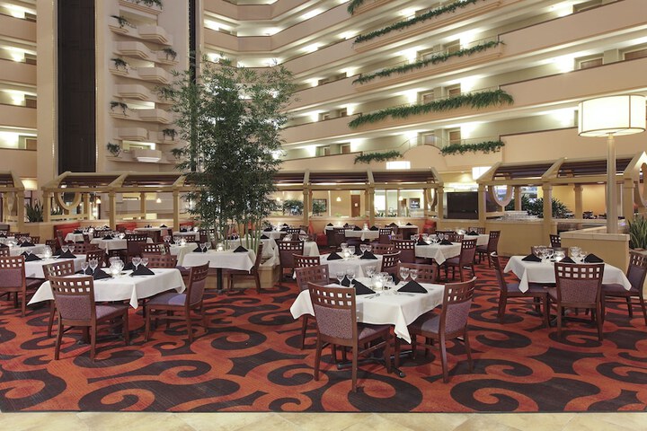 Holiday Inn Springdale / Fayetteville Area by IHG