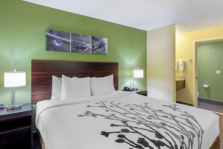 Room 18 of 38