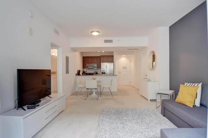 One bedroom in Lux condoCasa Costa! wbeachpass!