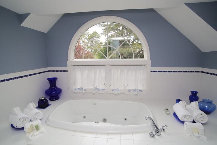 Hot Tub 69 of 73