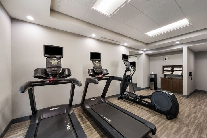 Hampton Inn & Suites Fredericksburg-at Celebrate Virginia