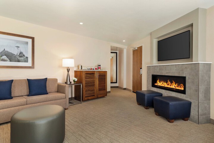 Delta Hotels by Marriott Helena Colonial