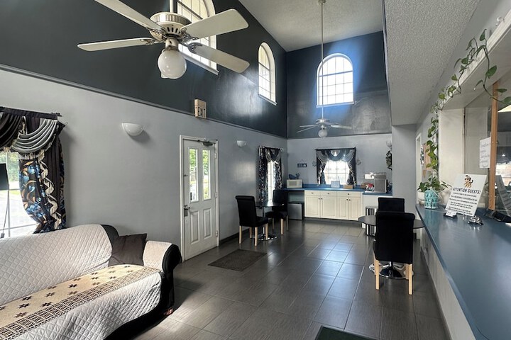 Key West Inn - Clanton