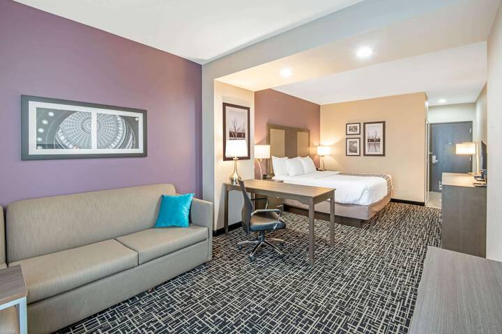 Room 12 of 30