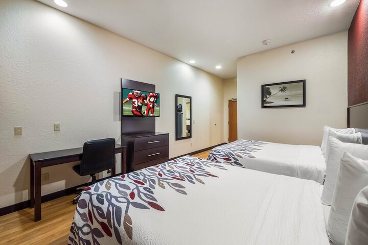 Room 33 of 40