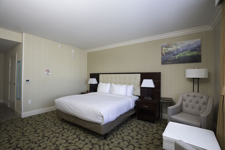 Room 53 of 75