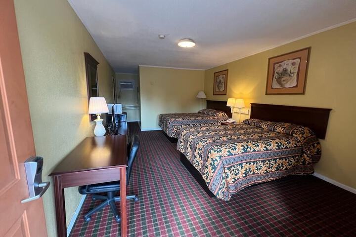 Room 32 of 32