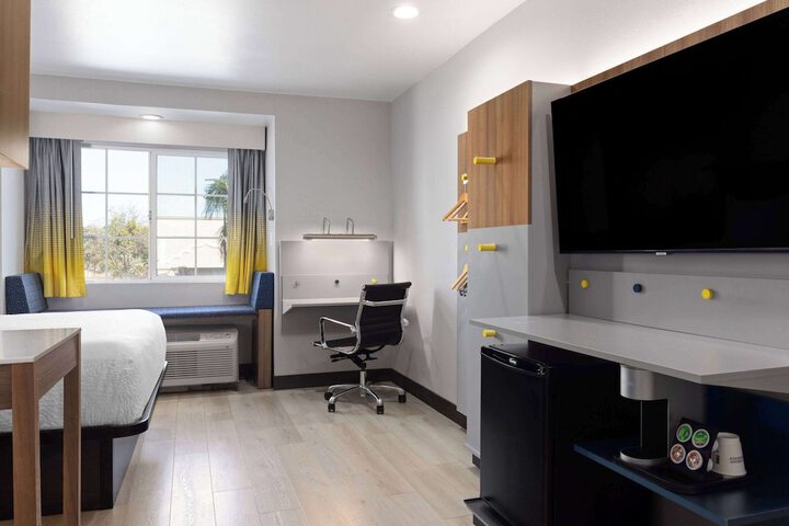 Microtel Inn & Suites by Wyndham Tracy