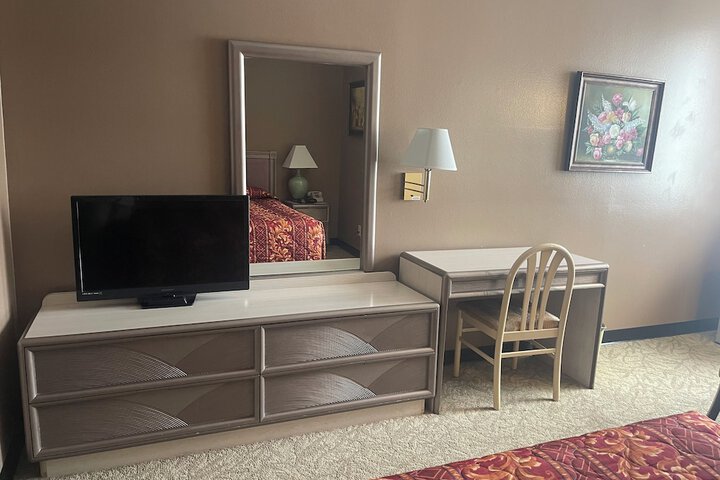Room 21 of 28
