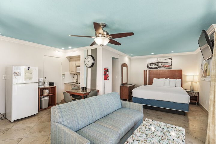 Plaza Beach Hotel Beachfront Resort