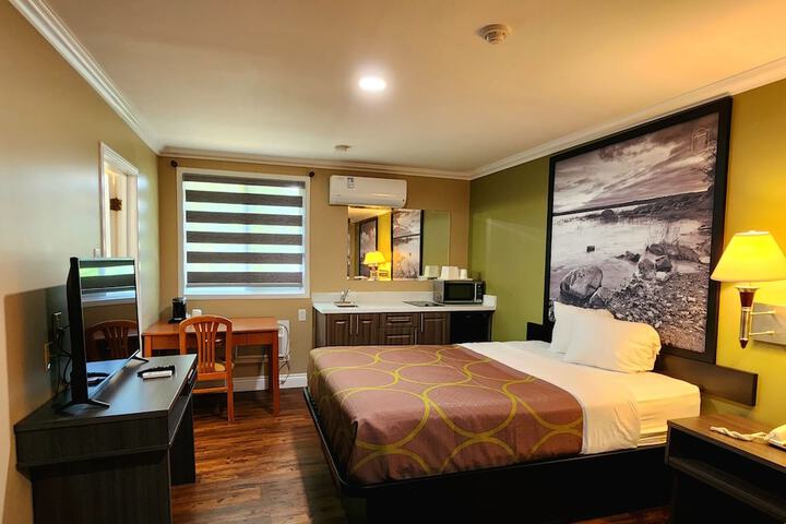 Room 21 of 31