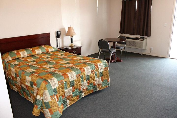 Room 24 of 37