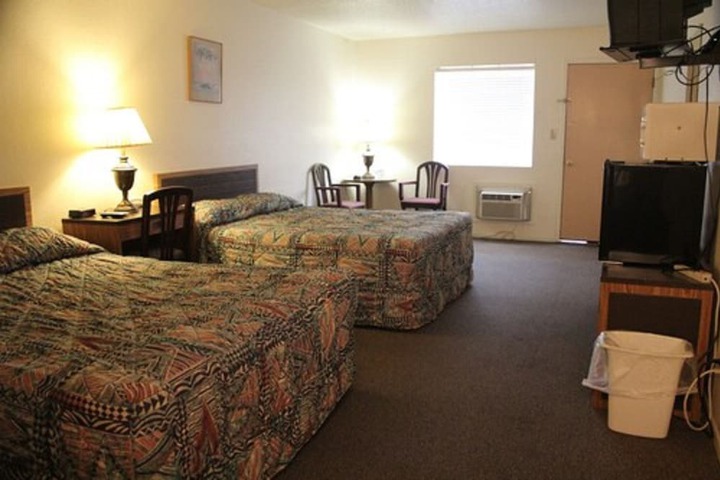Room 5 of 16