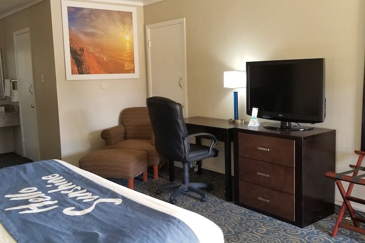 Days Inn & Suites by Wyndham Trinidad