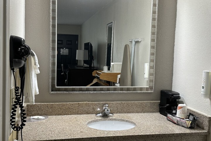 Quality Inn Calhoun North I-75