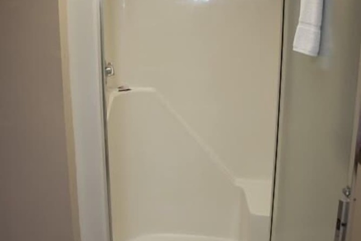 Room 32 of 51