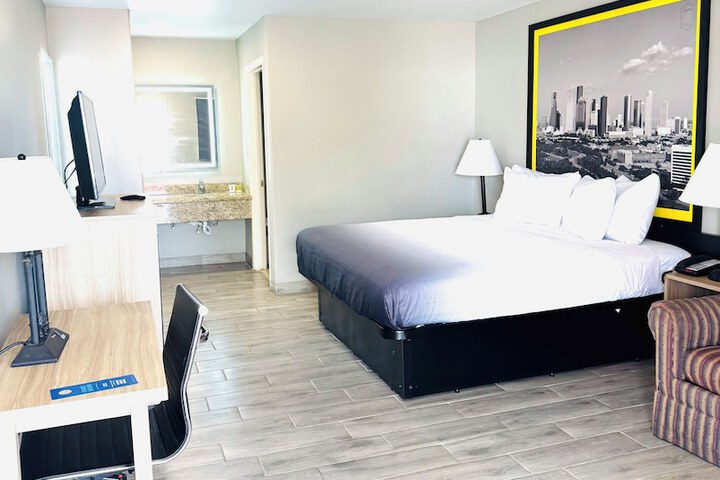 Super 8 by Wyndham Corpus Christi