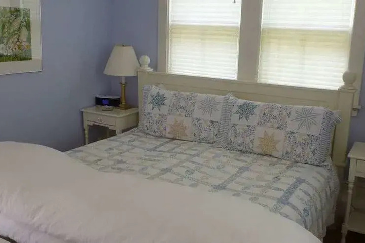 THE TRUMBULL HOUSE BED AND BREAKFAST