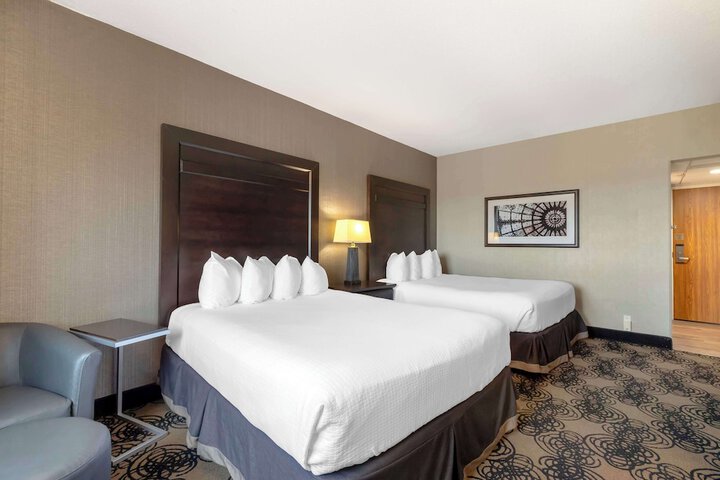 Best Western Plus Midwest Inn
