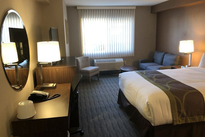 Room 5 of 14