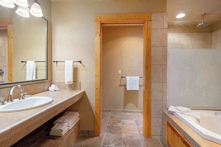 Best Western Ponderosa Lodge