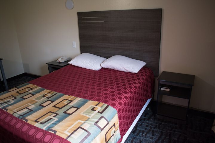 Room 7 of 12