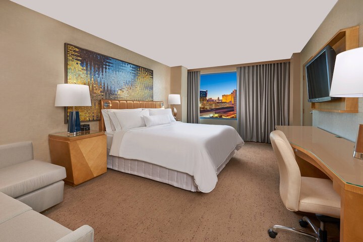 Room 28 of 67