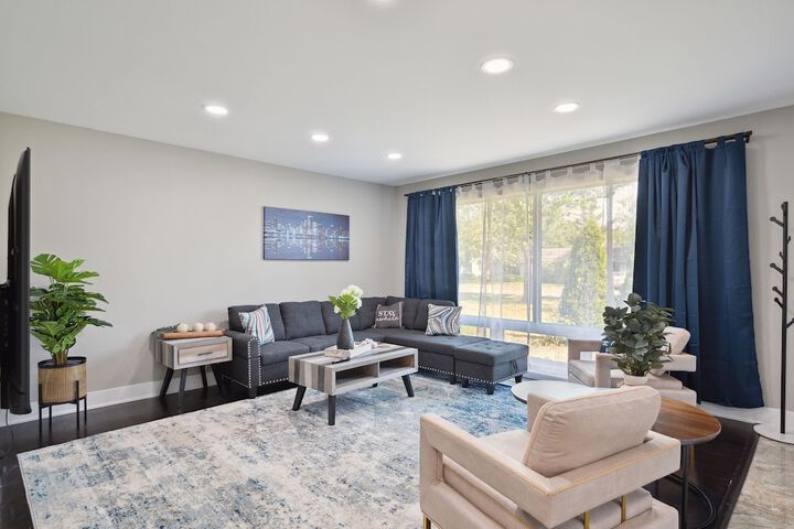 Charming Contemporary Family Home 3 Bedroom Home by RedAwning