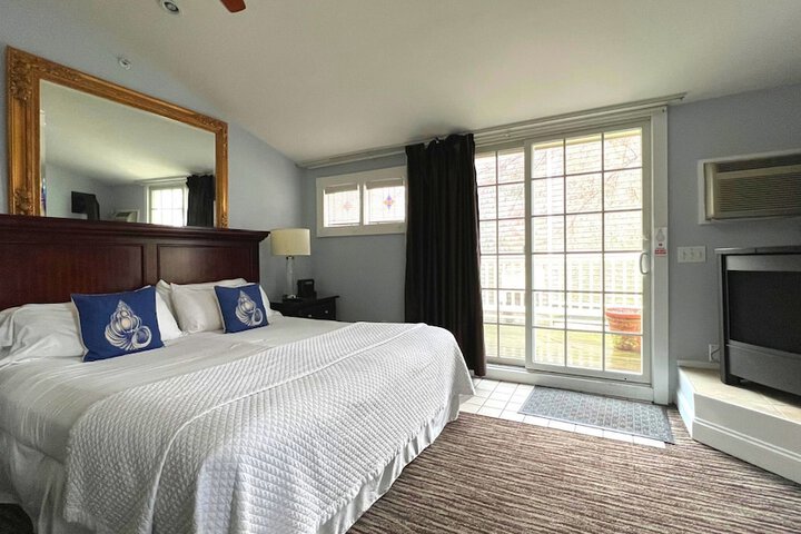 Crowne Pointe Historic Inn & Spa - Adults Only