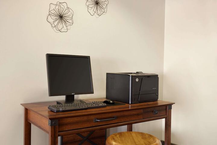 Business Center 20 of 20