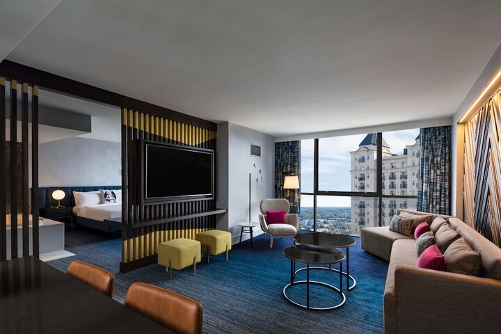 Room 18 of 80