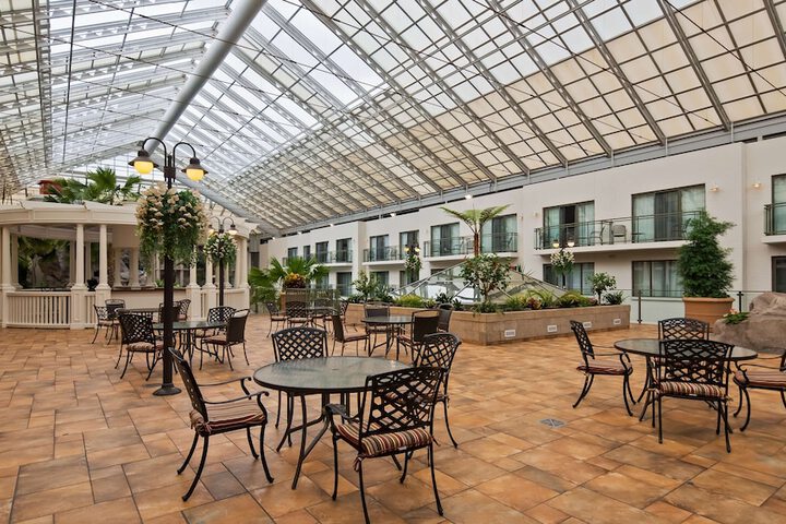Best Western Plus Lamplighter Inn & Conference Centre