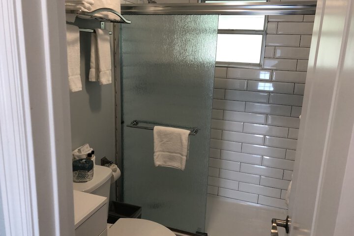 Room 50 of 66