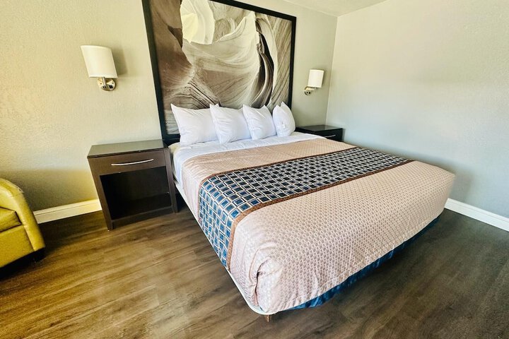 Room 15 of 28