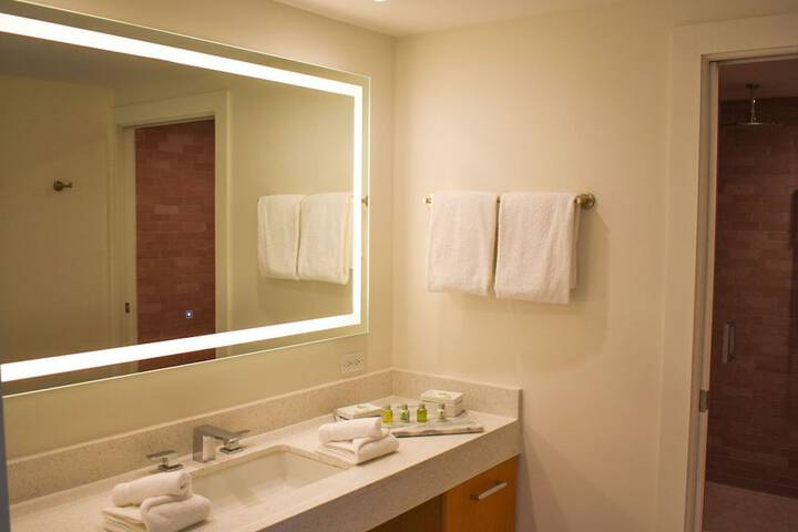 Room 53 of 68