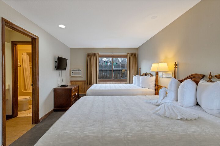 Room 43 of 114