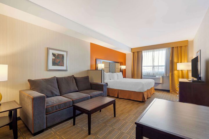 Room 53 of 91
