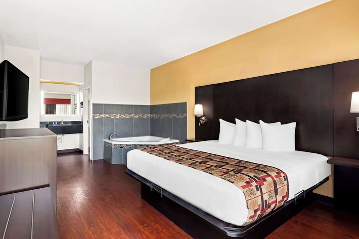 Room 16 of 27