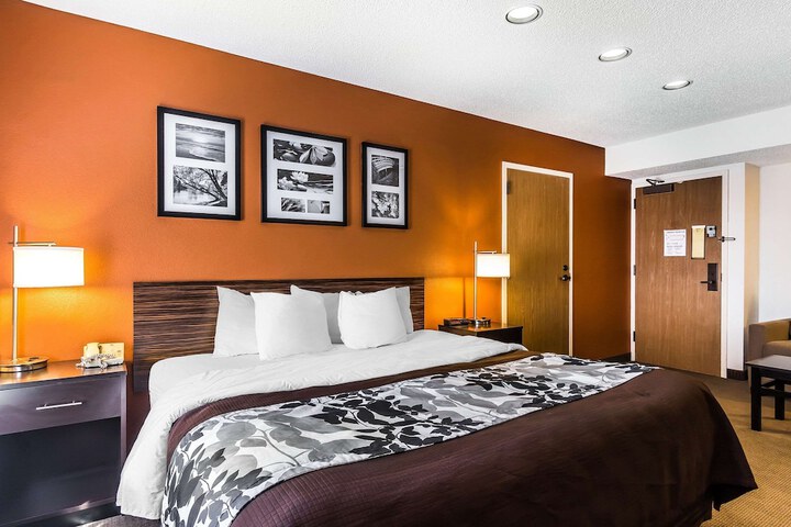Room 40 of 61