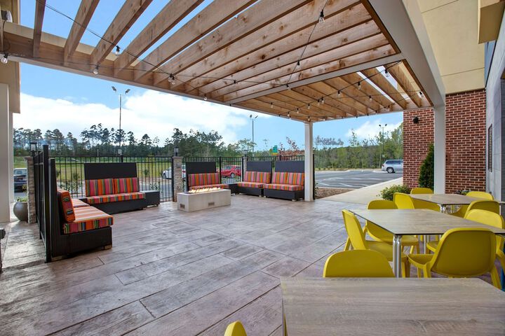 Terrace/Patio 43 of 45