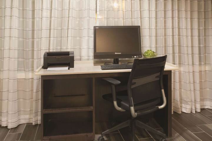 Business Center 40 of 40