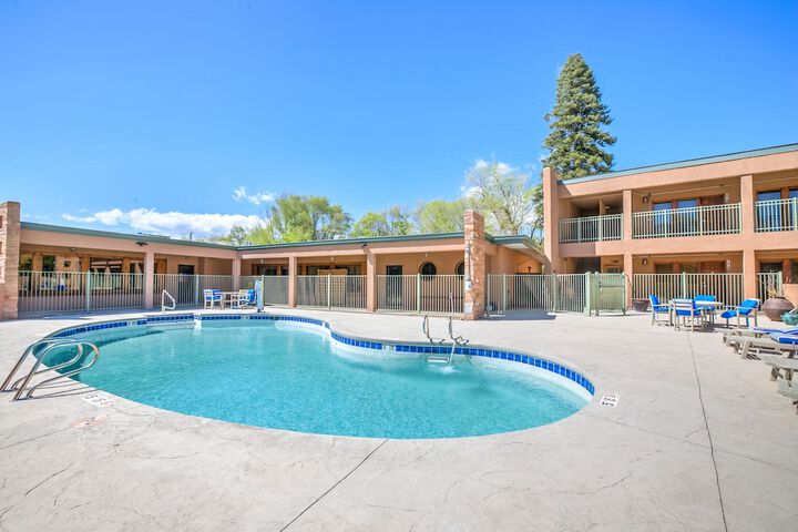 El Sendero Inn an Ascend Collection Hotel