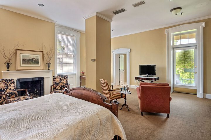 Room 42 of 170