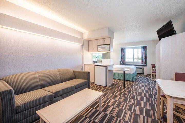 Microtel Inn & Suites by Wyndham Claremore