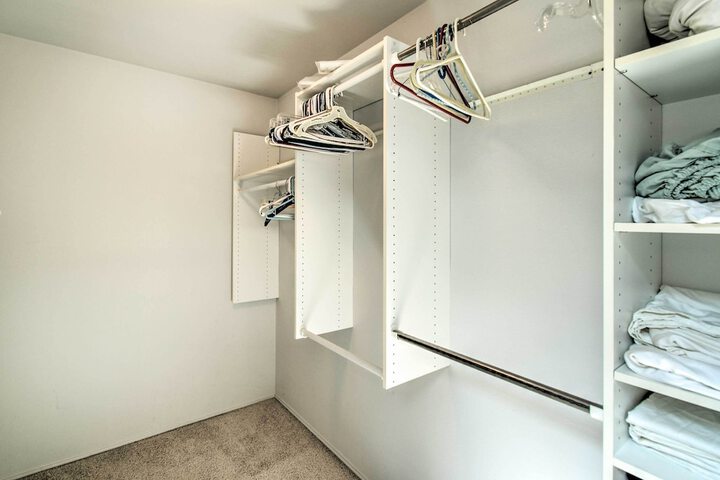 Spacious Family Home on Golf Course: Hike & Bike!