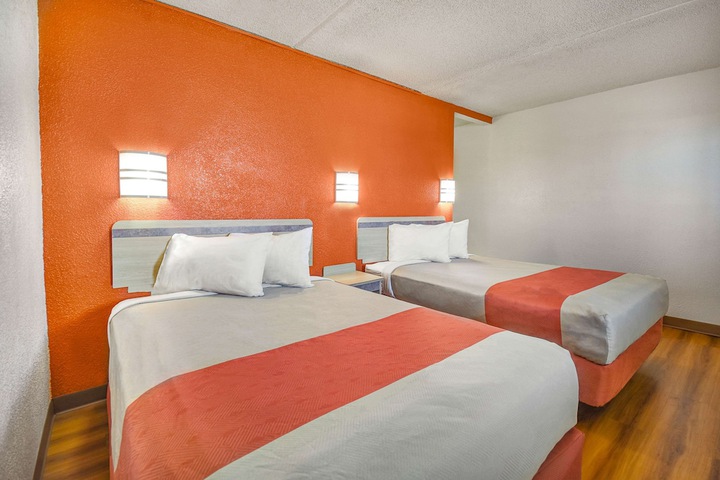 Room 14 of 34